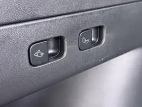 Tesla Model Y Long Range AWD 75 kWh thumbnail 12