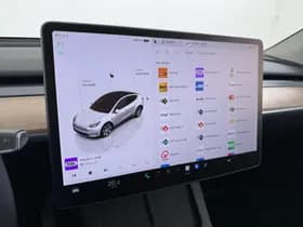 Tesla Model Y Long Range AWD 75 kWh thumbnail 39