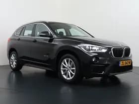 BMW X1 sDrive18i Executive thumbnail 3