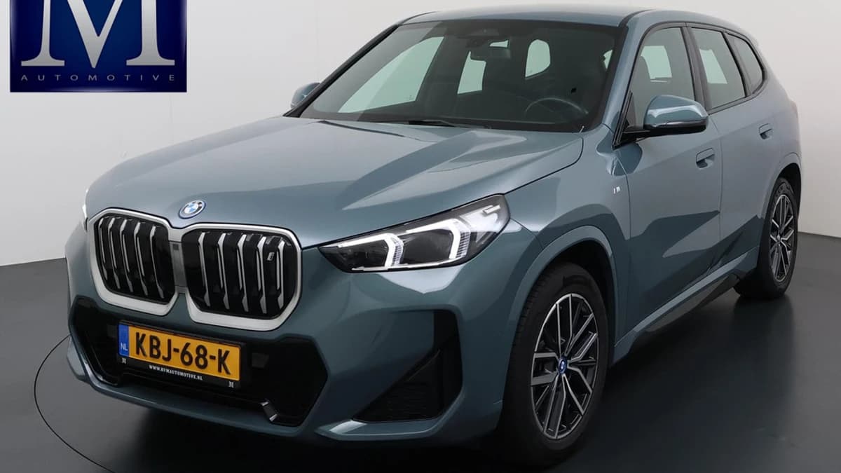 BMW IX1 xDrive30 67 kWh — foto 1