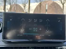 Peugeot 3008 1.6 HYbrid 225 GT thumbnail 25