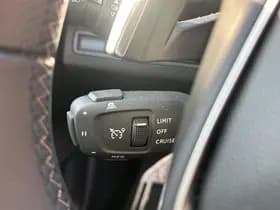 Peugeot 3008 1.6 HYbrid 225 GT thumbnail 30