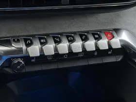 Peugeot 3008 1.6 HYbrid 225 GT thumbnail 42