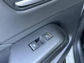 Hyundai KONA 1.6 GDI HEV Premium Sky thumbnail 11