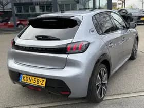 Peugeot E-208 EV GT Pack 50 kWh thumbnail 3