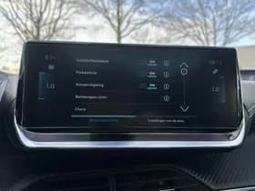 Peugeot E-208 EV GT Pack 50 kWh thumbnail 23