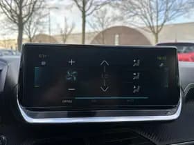 Peugeot E-208 EV GT Pack 50 kWh thumbnail 25