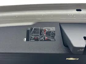 Volvo V60 2.0 T8 Twin Engine AWD R-Design thumbnail 13