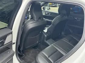 Volvo V60 2.0 T8 Twin Engine AWD R-Design thumbnail 14