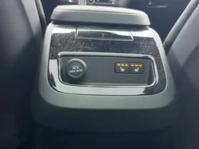 Volvo V60 2.0 T8 Twin Engine AWD R-Design thumbnail 17