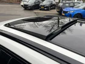 Volvo V60 2.0 T8 Twin Engine AWD R-Design thumbnail 21