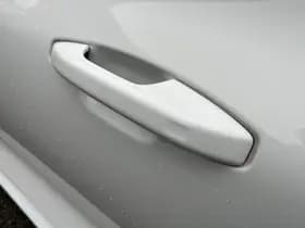 Volvo V60 2.0 T8 Twin Engine AWD R-Design thumbnail 23