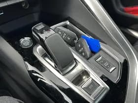 Peugeot 3008 1.6 HYbrid 225 GT thumbnail 28