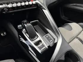 Peugeot 3008 1.6 HYbrid 225 GT thumbnail 27