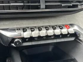 Peugeot 3008 1.6 HYbrid 225 GT Pack Business thumbnail 25