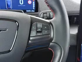 Ford Mustang thumbnail 33