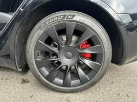 Tesla Model Y Long Range AWD 75 kWh thumbnail 11