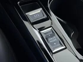 Peugeot 208 1.2 Hybrid 110 e-DCS6 Allure thumbnail 37