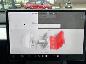 Tesla Model Y Long Range AWD 75 kWh thumbnail 21
