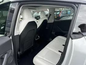 Tesla Model Y Long Range AWD 75 kWh thumbnail 9