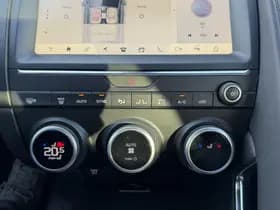 Jaguar E-Pace 2.0 P200 AWD R-Dynamic thumbnail 26