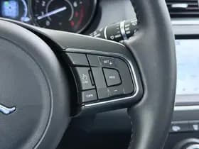 Jaguar E-Pace thumbnail 33