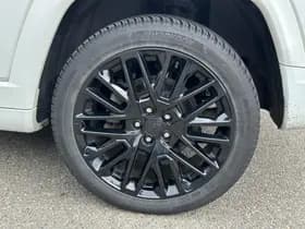 Jeep Compass 4xe 240 Plug-in Hybrid Electric S thumbnail 11