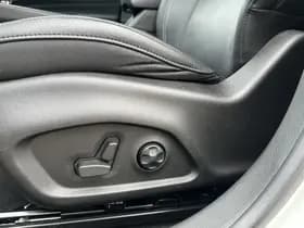 Jeep Compass 4xe 240 Plug-in Hybrid Electric S thumbnail 15