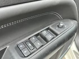 Jeep Compass 4xe 240 Plug-in Hybrid Electric S thumbnail 16