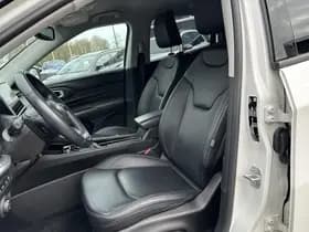 Jeep Compass 4xe 240 Plug-in Hybrid Electric S thumbnail 19