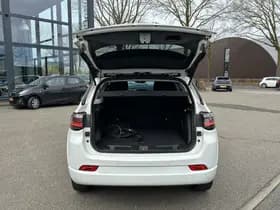 Jeep Compass 4xe 240 Plug-in Hybrid Electric S thumbnail 8