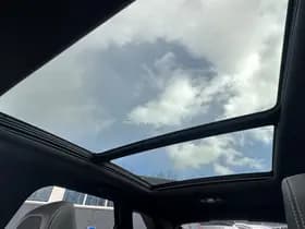 Peugeot 3008 1.6 HYbrid4 300 GT thumbnail 32