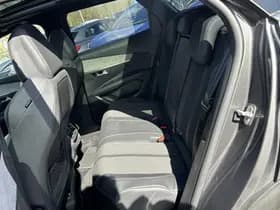 Peugeot 3008 1.6 HYbrid4 300 GT thumbnail 7