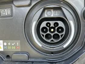 Peugeot 3008 1.6 HYbrid4 300 GT thumbnail 9