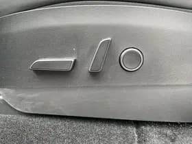 Tesla Model Y Long Range AWD 75 kWh thumbnail 27