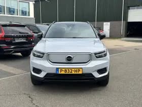 Volvo XC40 thumbnail 2