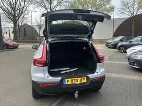 Volvo XC40 thumbnail 6