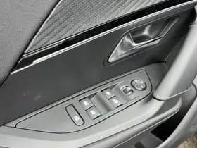 Peugeot e-2008 thumbnail 16