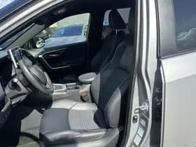 Toyota RAV4 thumbnail 17