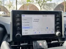 Toyota RAV4 thumbnail 18