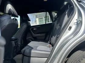 Toyota RAV4 thumbnail 6