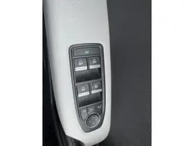 Renault Captur thumbnail 18