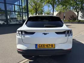 Ford Mustang thumbnail 4