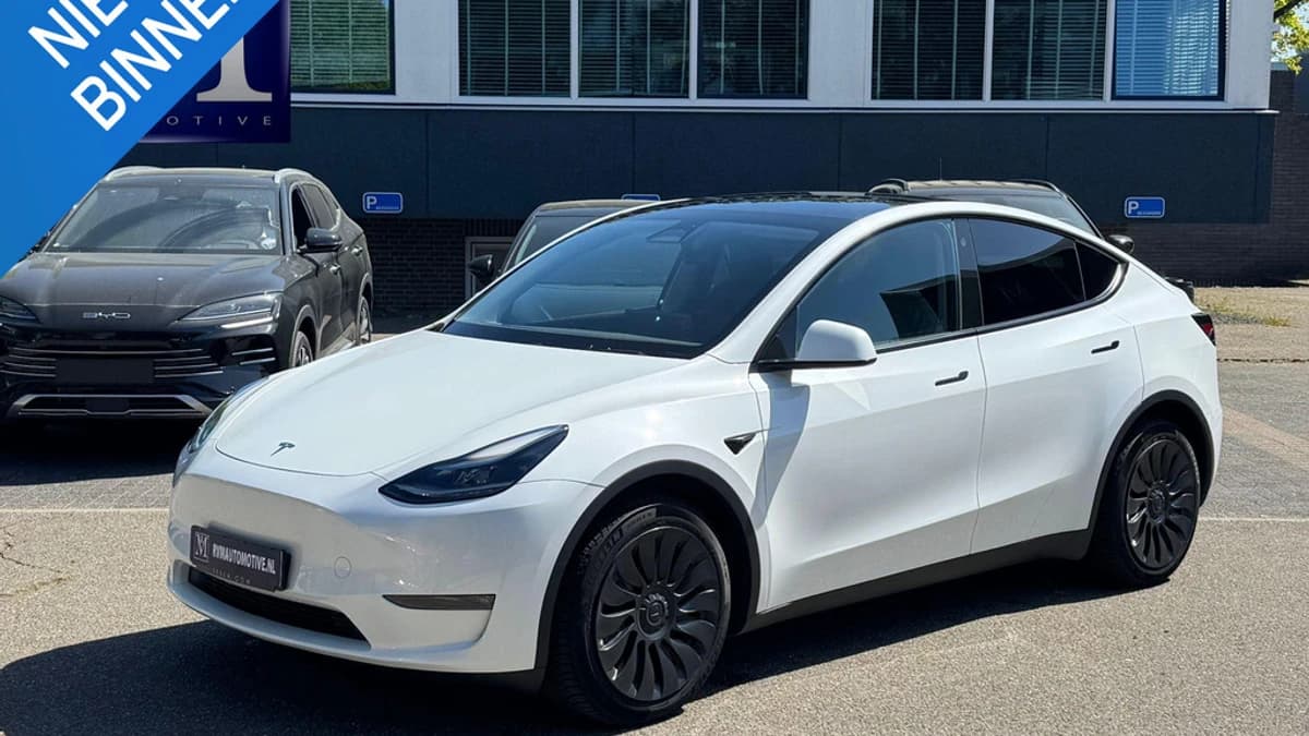 Tesla Model Y — foto 1