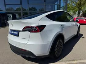 Tesla Model Y thumbnail 2
