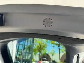 Tesla Model Y thumbnail 9
