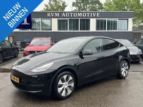 Tesla Model Y thumbnail 1