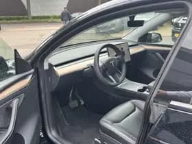 Tesla Model Y thumbnail 12