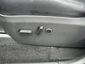 Tesla Model Y thumbnail 15