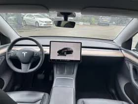 Tesla Model Y thumbnail 16